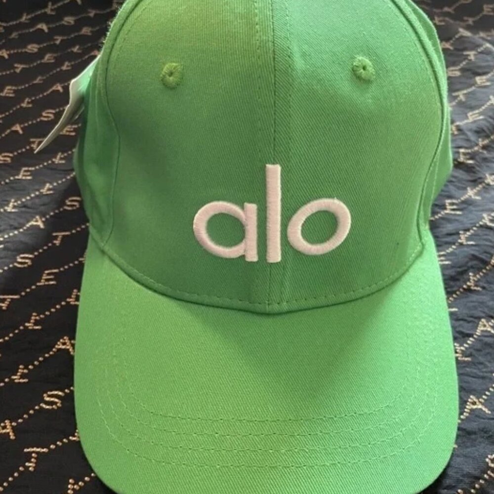ALO YOGA OFF-DUTY CAP BRAND NEW